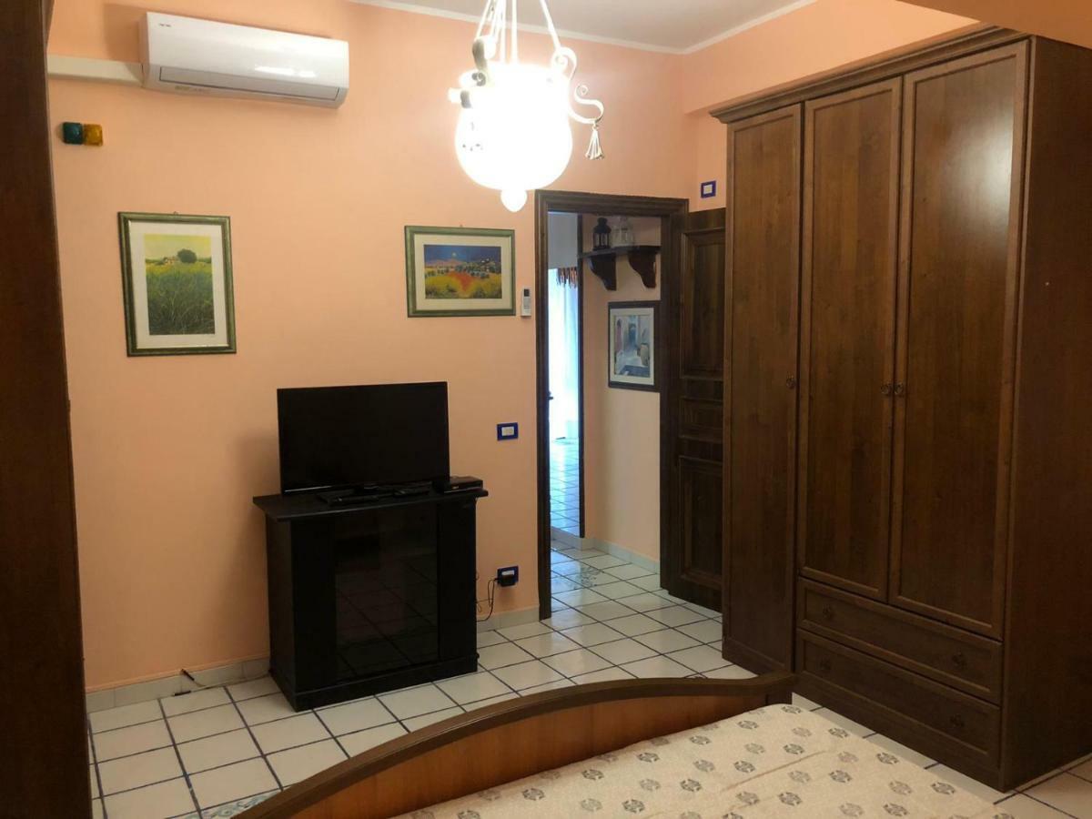 Chloe'S Apartment أتشيريالي المظهر الخارجي الصورة